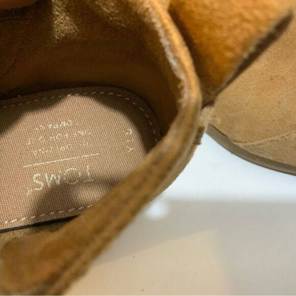 TOMS Youth Suede Wedge Booties size 1.5 - Picture 9 of 11